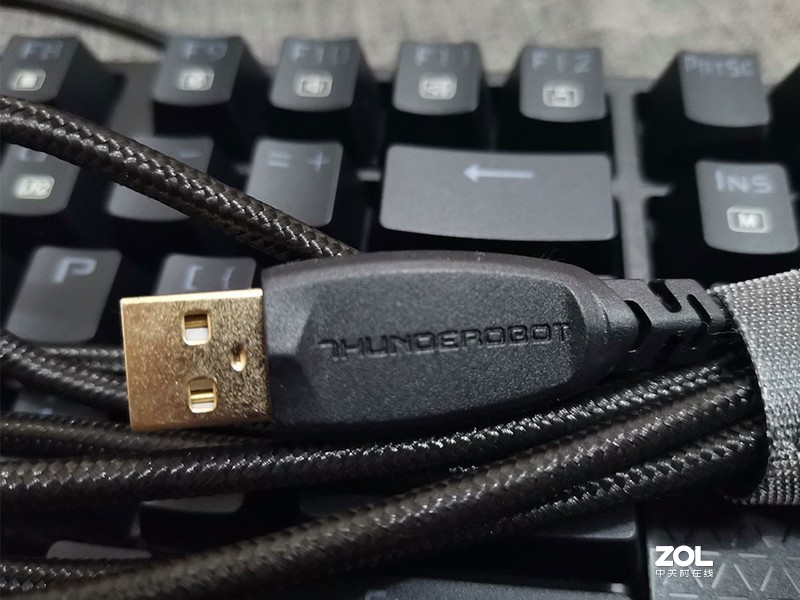 主打吃鸡体验的机械键盘 -雷神K30 使用体验