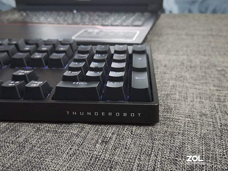 主打吃鸡体验的机械键盘 -雷神K30 使用体验