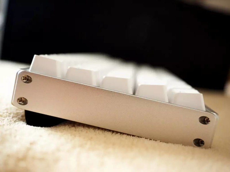 萌属性翻倍，IQUNIX F60 机械键盘配ZOMO仿生猫爪金属键帽