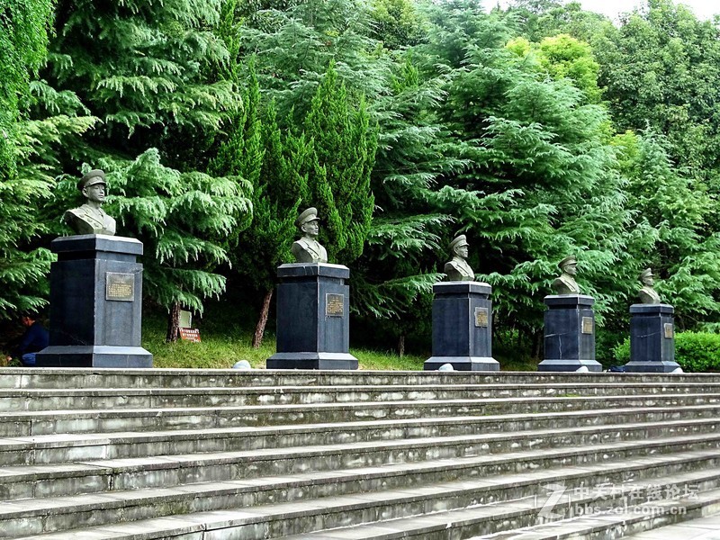 缅怀先烈，铭记历史——阆中市红军烈士纪念园掠影