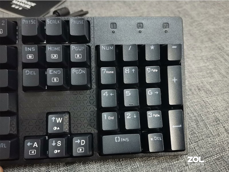 主打吃鸡体验的机械键盘 -雷神K30 使用体验