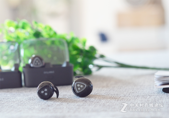 双耳真无线D900 Mini与它的“前辈”D900S究竟有什么不同？