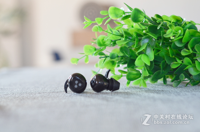 双耳真无线D900 Mini与它的“前辈”D900S究竟有什么不同？