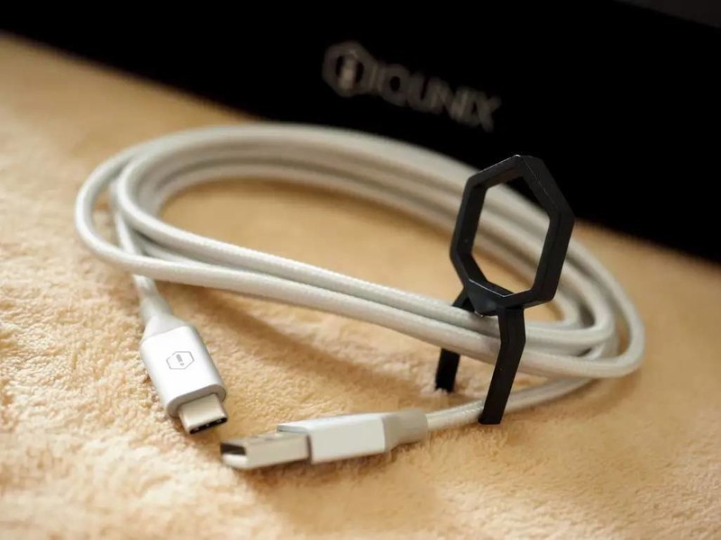 萌属性翻倍，IQUNIX F60 机械键盘配ZOMO仿生猫爪金属键帽