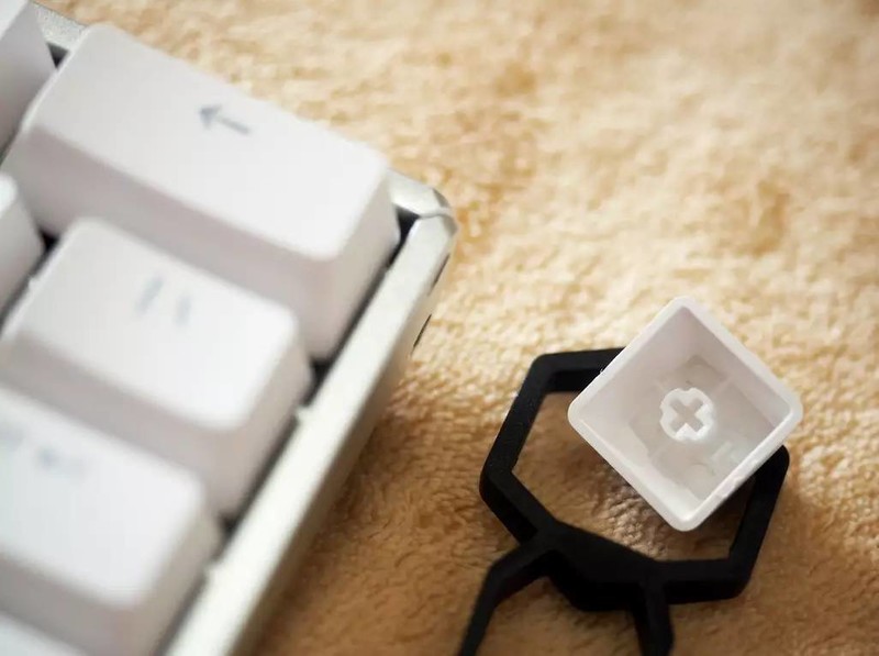 萌属性翻倍，IQUNIX F60 机械键盘配ZOMO仿生猫爪金属键帽