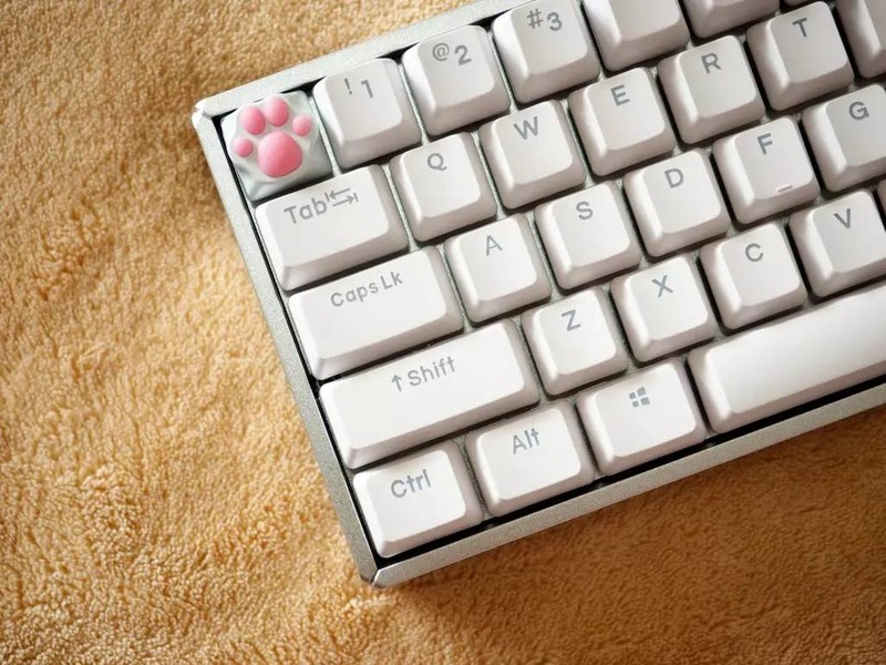 萌属性翻倍，IQUNIX F60 机械键盘配ZOMO仿生猫爪金属键帽