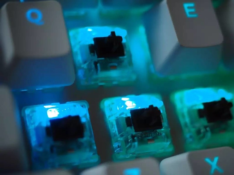 萌属性翻倍，IQUNIX F60 机械键盘配ZOMO仿生猫爪金属键帽