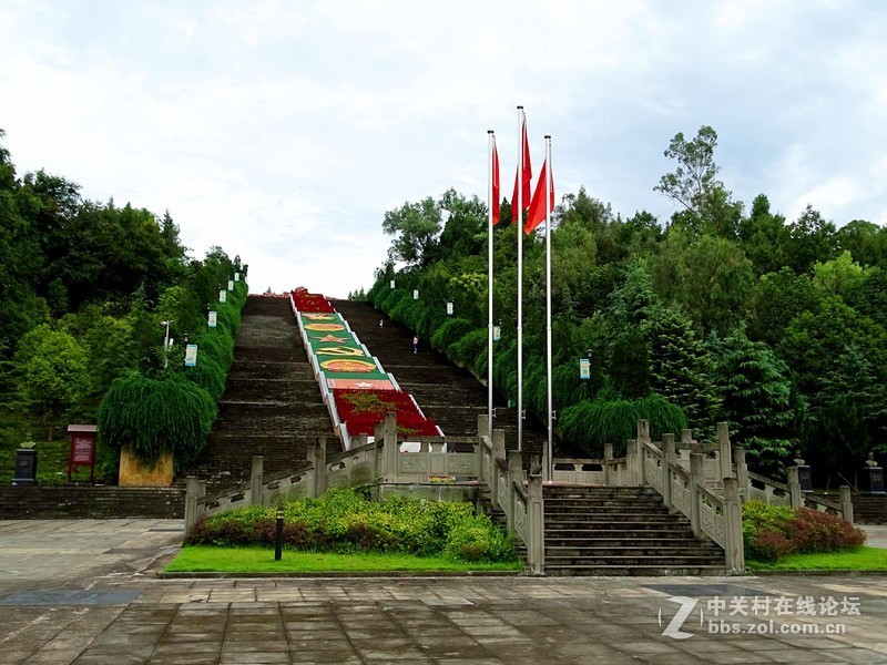 缅怀先烈，铭记历史——阆中市红军烈士纪念园掠影