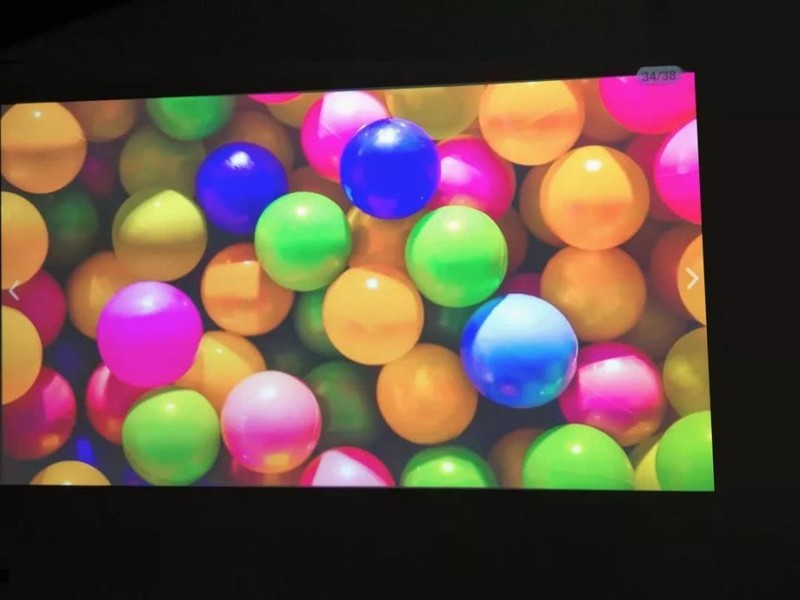 白墙与幕布投放画面测试：有什么区别？哪种效果好？