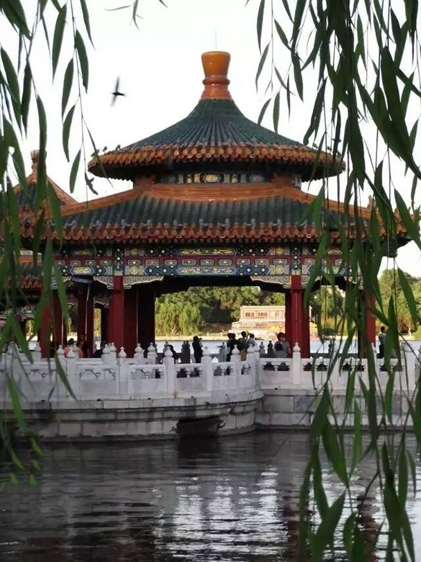 北海景山公园楼台亭阁一瞥