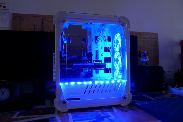 每个玩家都可以有台超炫主机，傲星暴雪信仰版！