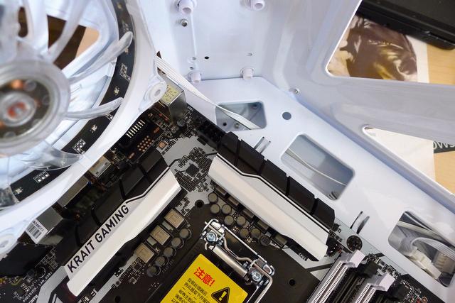 每个玩家都可以有台超炫主机，傲星暴雪信仰版！