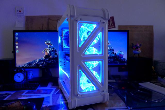 每个玩家都可以有台超炫主机，傲星暴雪信仰版！