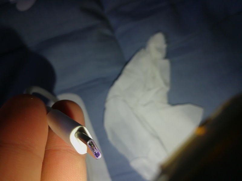 手机接头冒火了