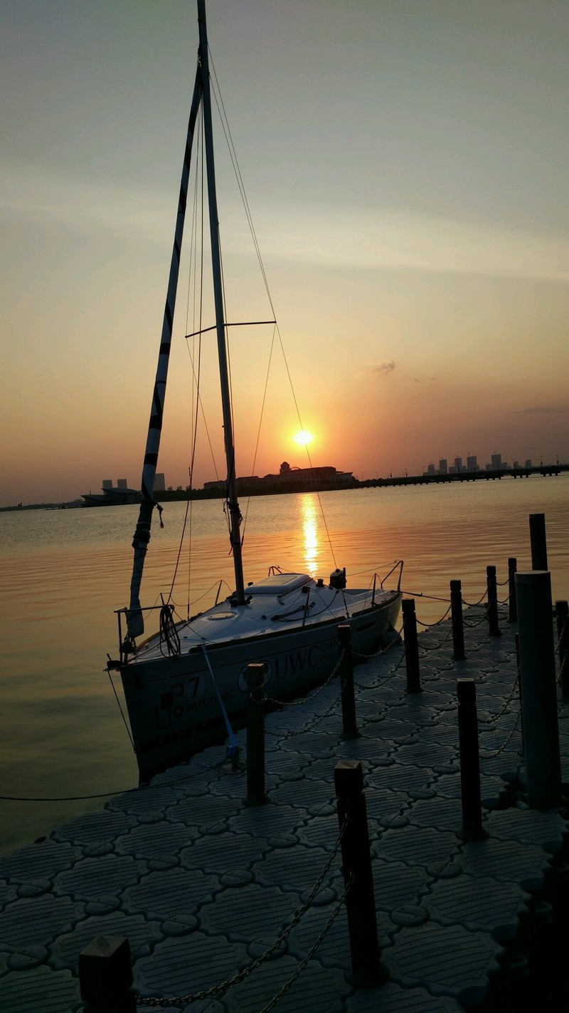夕阳下的常熟昆承湖