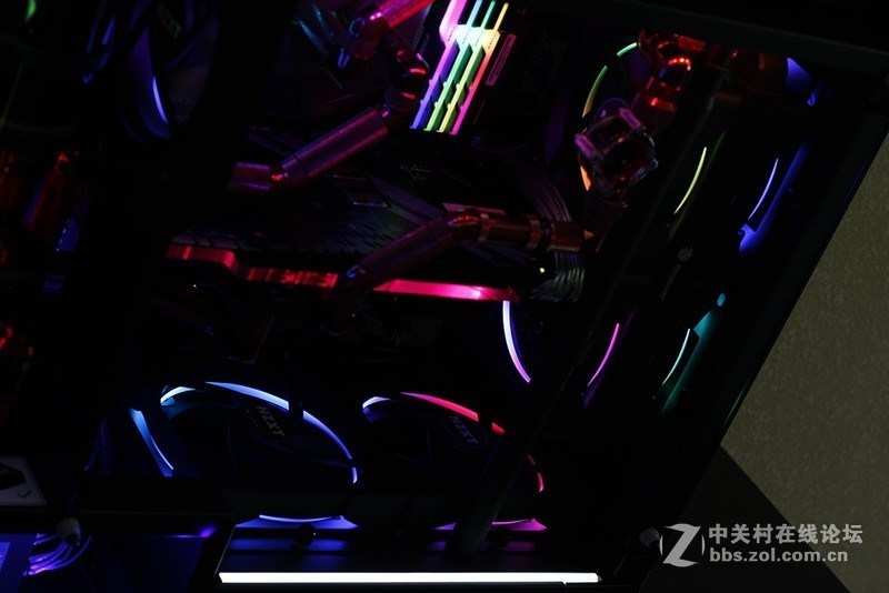 华硕ROG M9E、索泰1080Ti寒冰至尊，分体式水冷金属管方案SHOW！