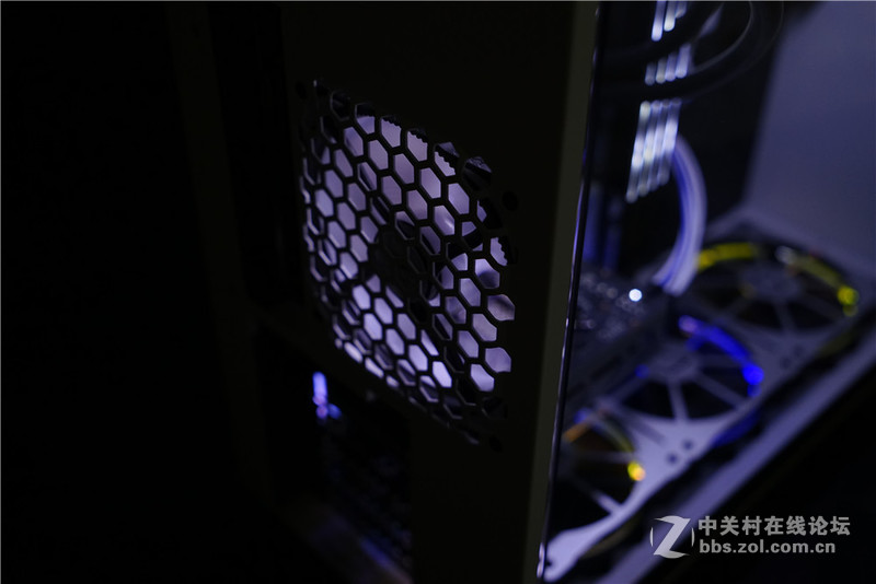 「Z玩主」纯白主题MOD主机 第三周进度