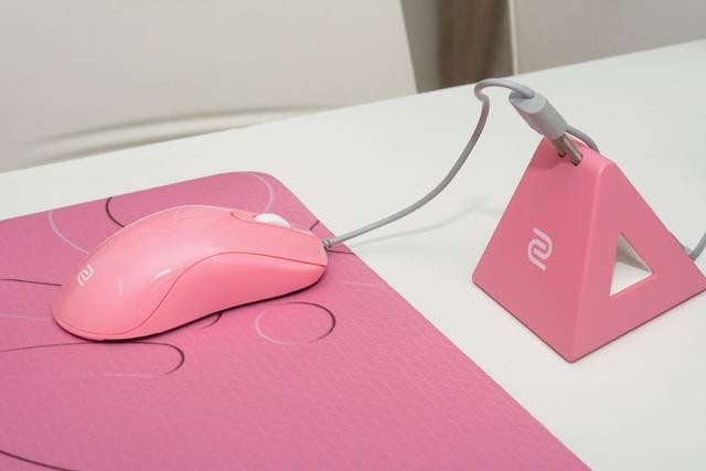 滑屏加购凑套装，疑似她人嫁衣裳， ZOWIE FK1-B粉色小感