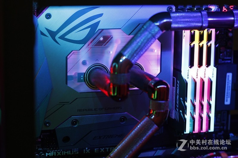 华硕ROG M9E、索泰1080Ti寒冰至尊，分体式水冷金属管方案SHOW！