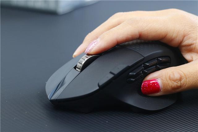 玩游戏有它真省心！罗技G604游戏鼠标上手体验
