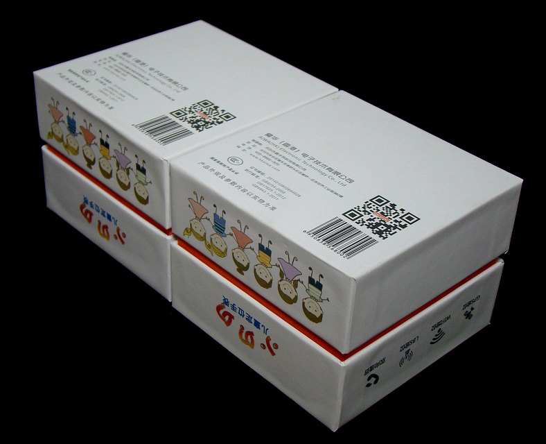 送给孩子的礼物 爱华小贝贝儿童定位手表