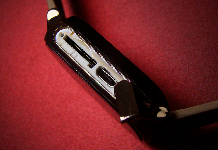 送给孩子的礼物 爱华小贝贝儿童定位手表