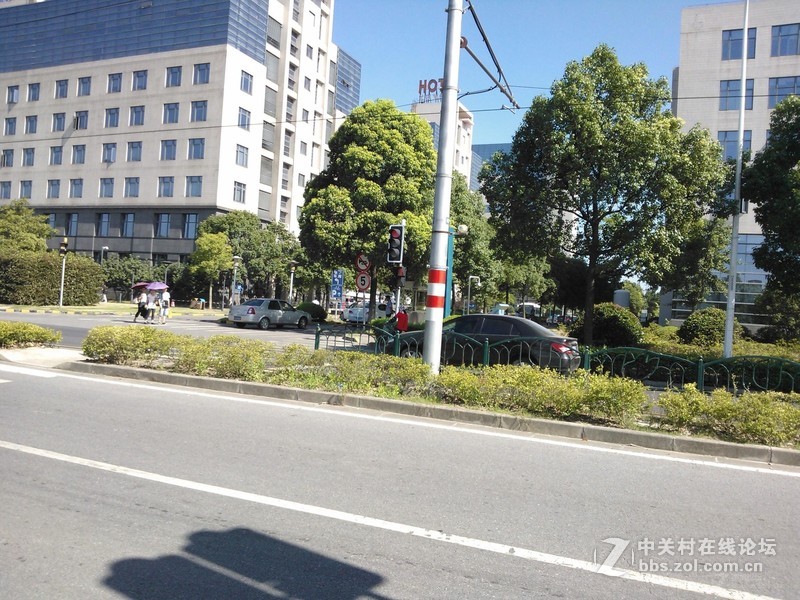 华为P9自动模式的照相效果只能达到2011年的诺基亚710的效果！