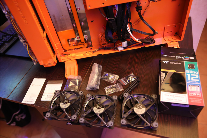炫酷 RGB灯效，TT Riing RGB三风扇套装开箱展示