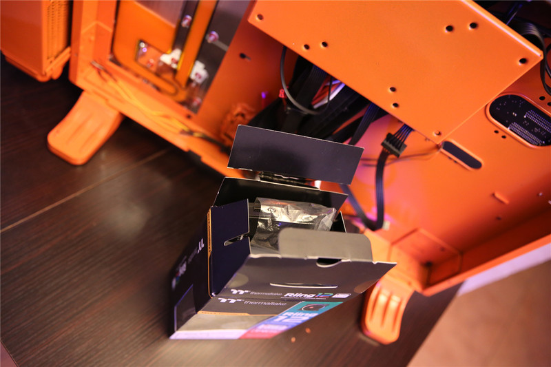 炫酷 RGB灯效，TT Riing RGB三风扇套装开箱展示