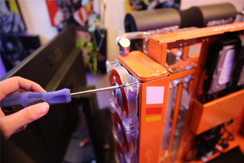 炫酷 RGB灯效，TT Riing RGB三风扇套装开箱展示