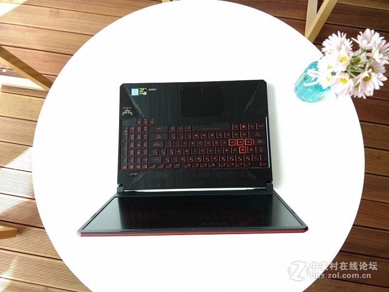 华硕飞行堡垒6游戏本——专为游戏玩家打造