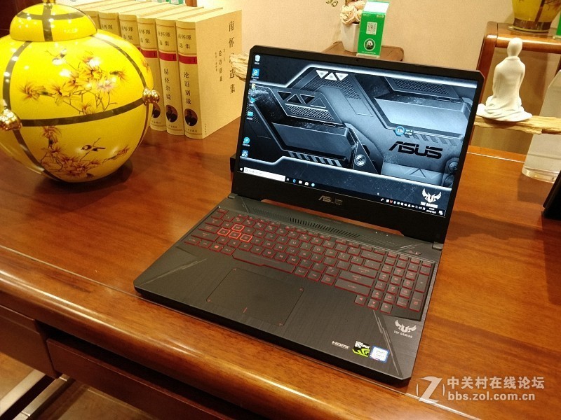 华硕飞行堡垒6游戏本——专为游戏玩家打造