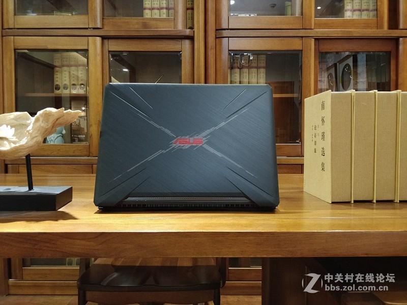 华硕飞行堡垒6游戏本——专为游戏玩家打造