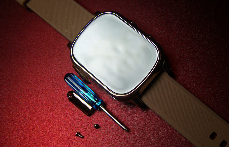 送给孩子的礼物 爱华小贝贝儿童定位手表