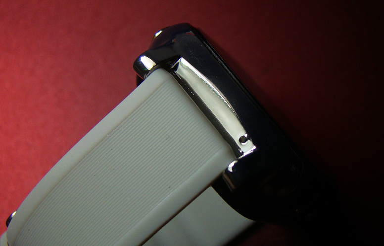 送给孩子的礼物 爱华小贝贝儿童定位手表