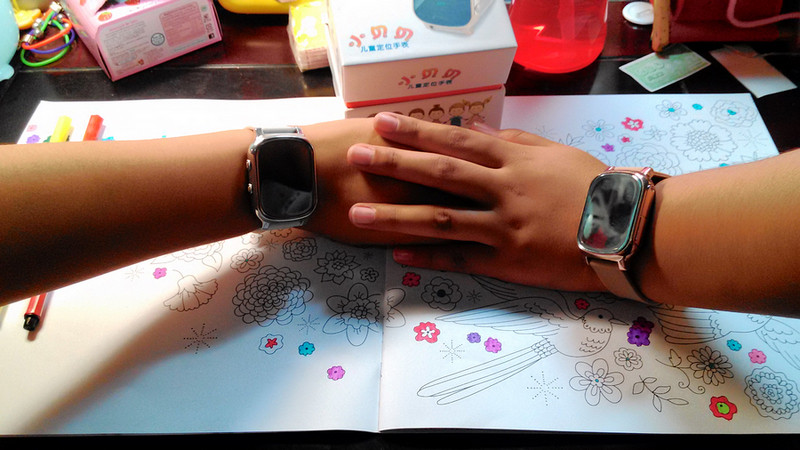 送给孩子的礼物 爱华小贝贝儿童定位手表