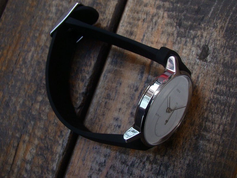 高颜值 Nokia Steel 监测腕表 为健康而生