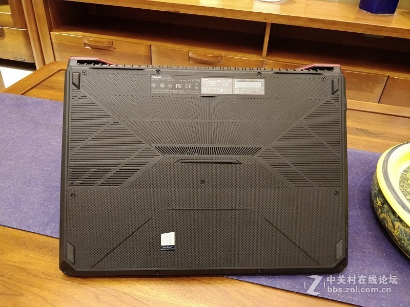 华硕飞行堡垒6游戏本——专为游戏玩家打造