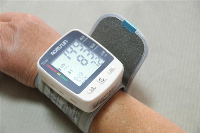 对比评测：淘宝上卖最火的3款血压计，哪款最接近水银血压计？