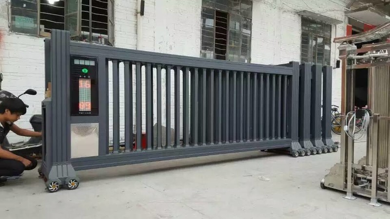 一扇门、一生伴铝、百年不锈   专注铝艺产品十年如一日。: