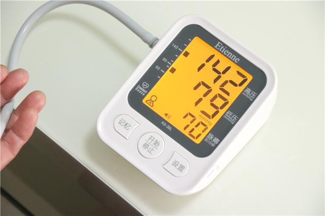 对比评测：淘宝上卖最火的3款血压计，哪款最接近水银血压计？