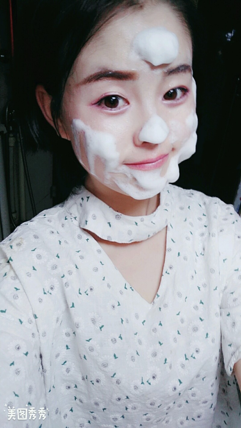 宝贝儿子刚睡着！