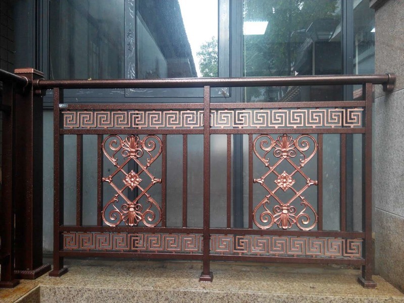 一扇门、一生伴铝、百年不锈   专注铝艺产品十年如一日。: