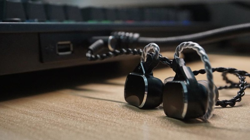 声控加USB HUB，电竞键盘新玩法--Tt X1星脉银轴机械键盘