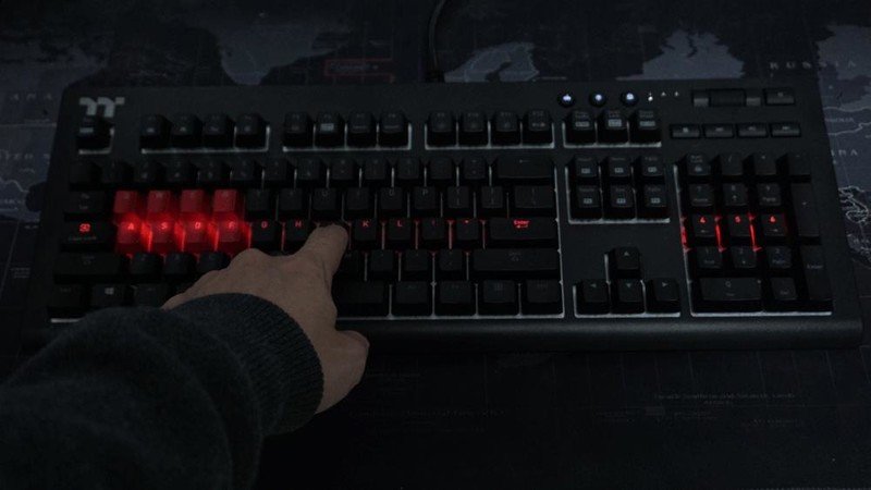 声控加USB HUB，电竞键盘新玩法--Tt X1星脉银轴机械键盘