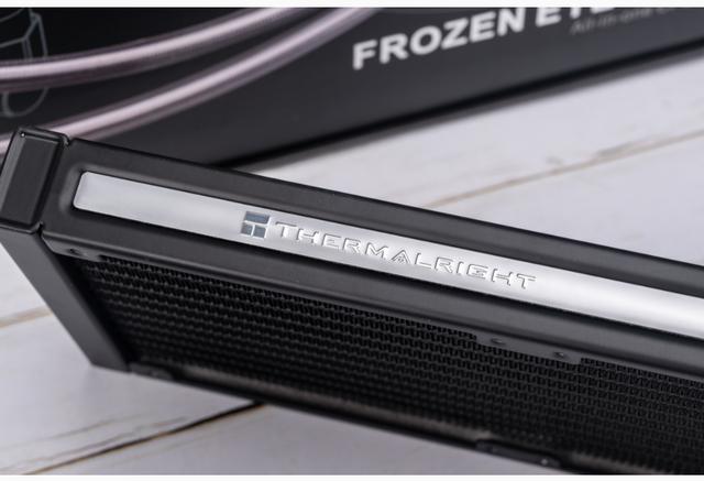 酷炫幻彩―利民水冷Frozen EYE 360一体式水冷装机