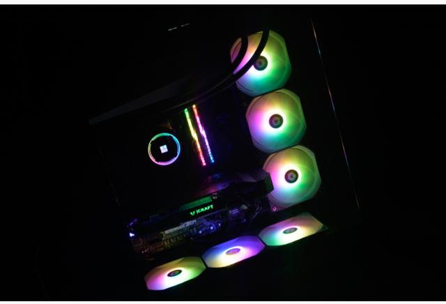 酷炫幻彩―利民水冷Frozen EYE 360一体式水冷装机