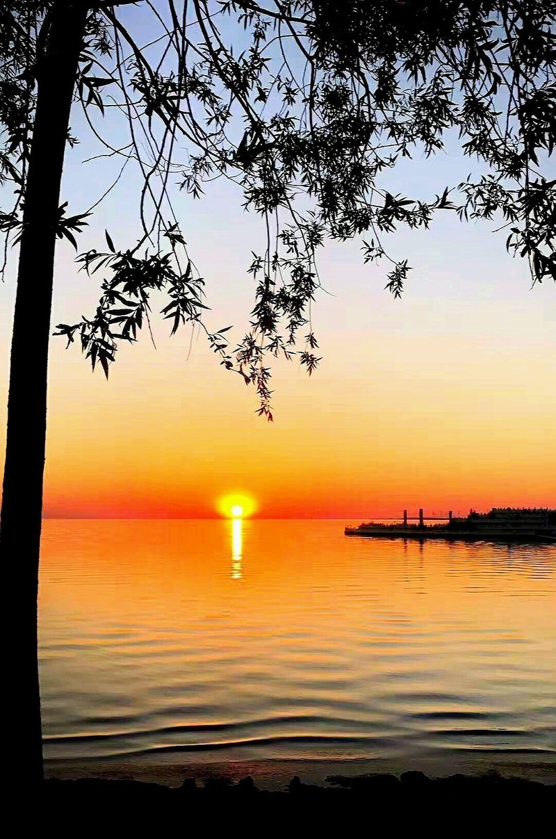 俏夕阳吉林查干湖