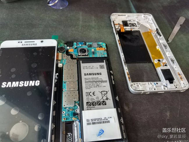 牛五的内部构造好简单，就是后盖被我拆碎了