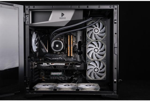 酷炫幻彩―利民水冷Frozen EYE 360一体式水冷装机